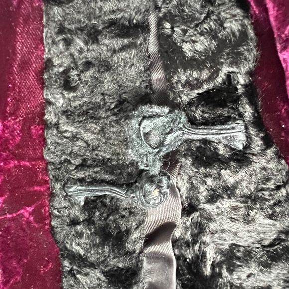 Vest Gold Cup Burgundy Black Crushed Velvet Thick Heavy Lined XL 4 Frog Closure - Picture 5 of 6
